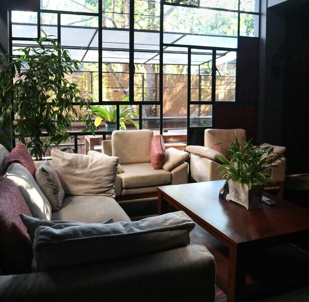 Tips for Creating a Cosy and Welcoming Living Room on a Budget