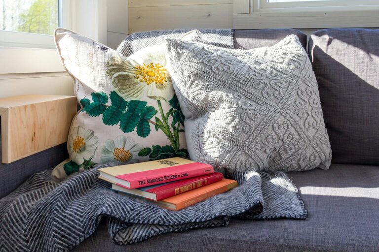 Tips for Creating a Cosy Reading Nook in Your Home